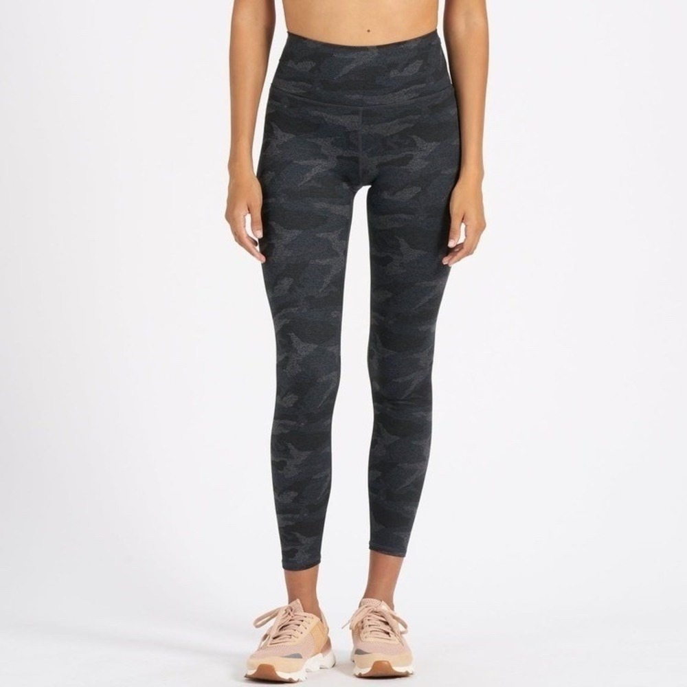 Vuori Clean Elevation Leggings Black Camo Heather DreamKnit VW444 Small Active